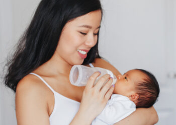 the history of breastfeeding and formula feeding