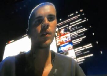 Justin Bieber’s unusual Coachella performance proves men make really shit pop stars